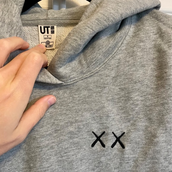 KAWS x Uniqlo x Sesame Street XX Limited Edition Hoodie - Picture 3 of 5